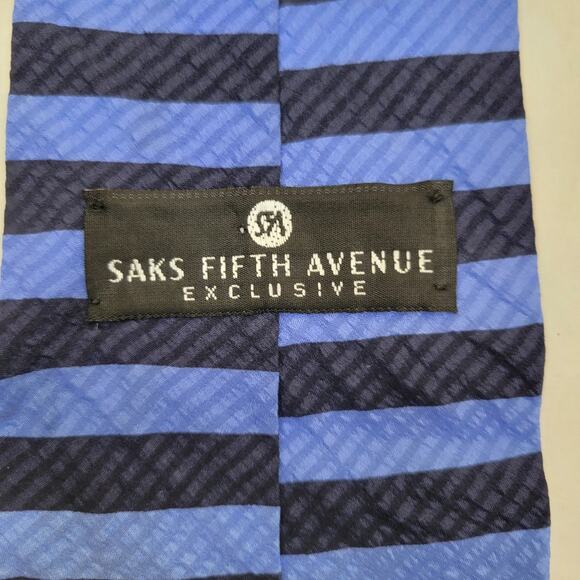 Sacks Fifth Avenue Exclusive Blue Stripe Silk Tie Hand Tailored in Italy 57" - Picture 2 of 5